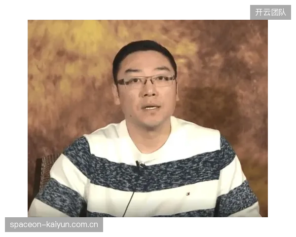 主帅刘鹏破除“最佳教练”无冠魔咒,战术布置与临场指挥备受认可。 主帅刘鹏破除“最佳教练”无冠魔咒,战术布置与临场指挥备受认可。